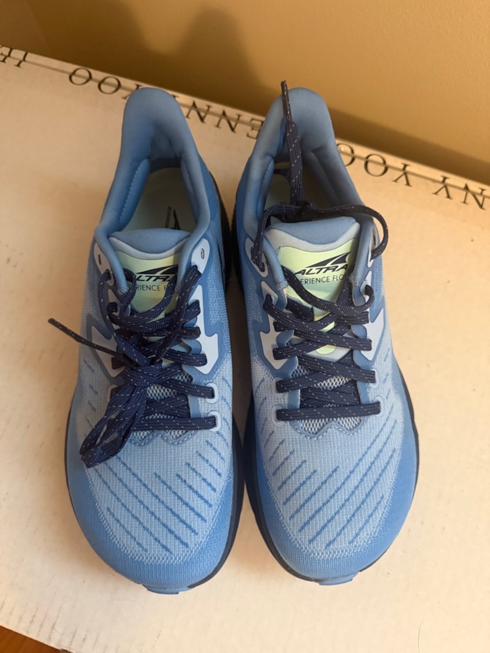 NWOT Altra Experience Flow Running Shoes - Picture 2 of 4